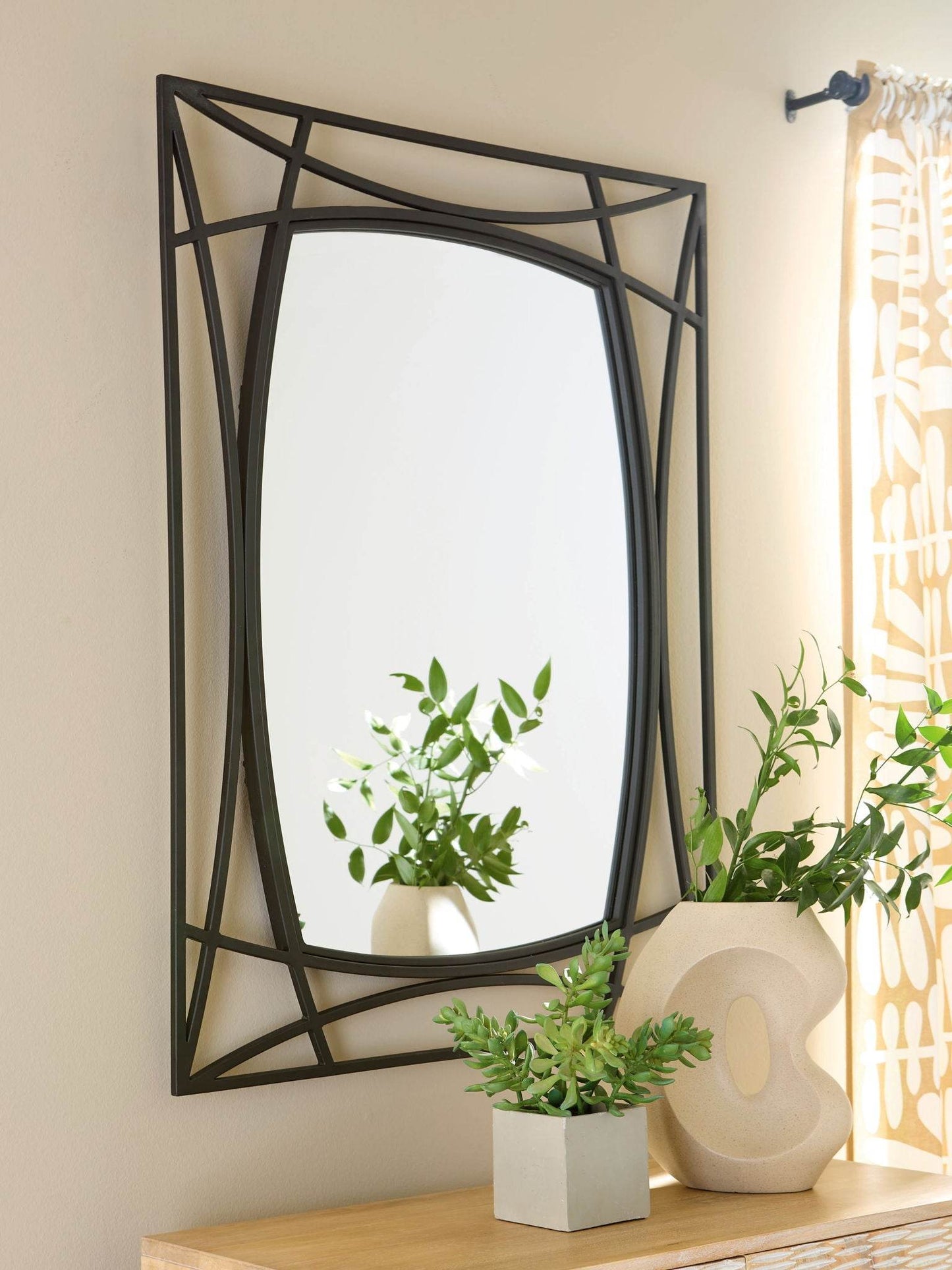 Freenville - Black - Accent Mirror - Forward Furniture