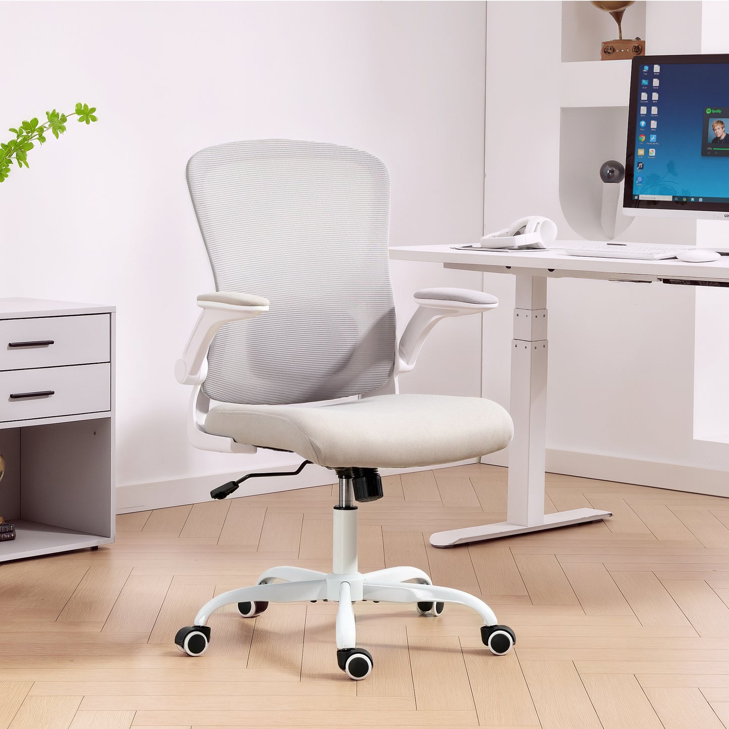 Ergonomic Mesh Office Chair with 4D Lumbar Support, Swivel Desk Chair with Flip-up Armrests, Tilt Function, Grey