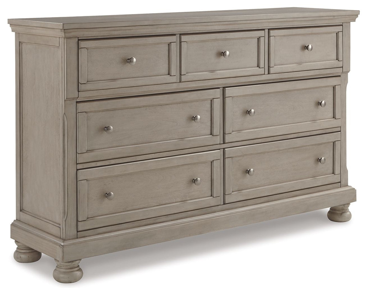 Lettner - 6 Pc. - Dresser, Mirror, Chest, Queen Sleigh Bed, 2 Nightstands - Light Gray