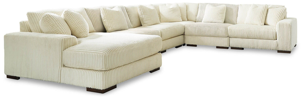 Lindyn - Sectional - Forward Furniture