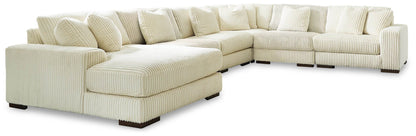 Lindyn - Sectional - Forward Furniture