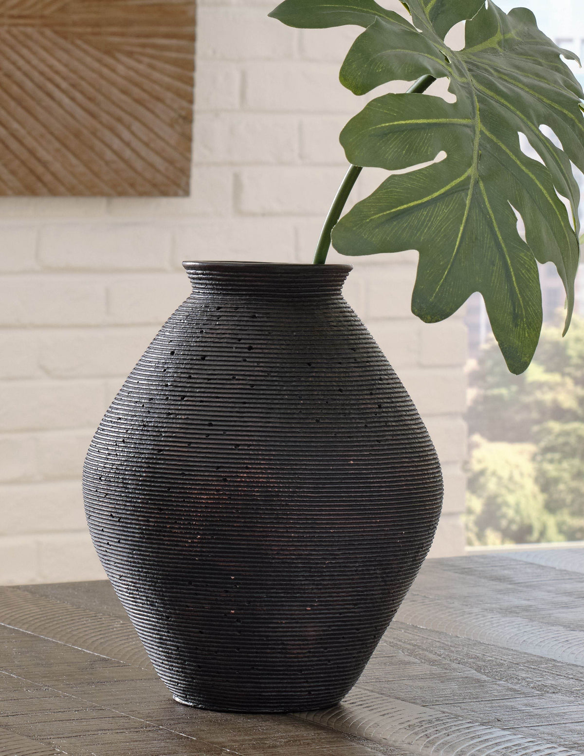 Hannela - Vase - Forward Furniture
