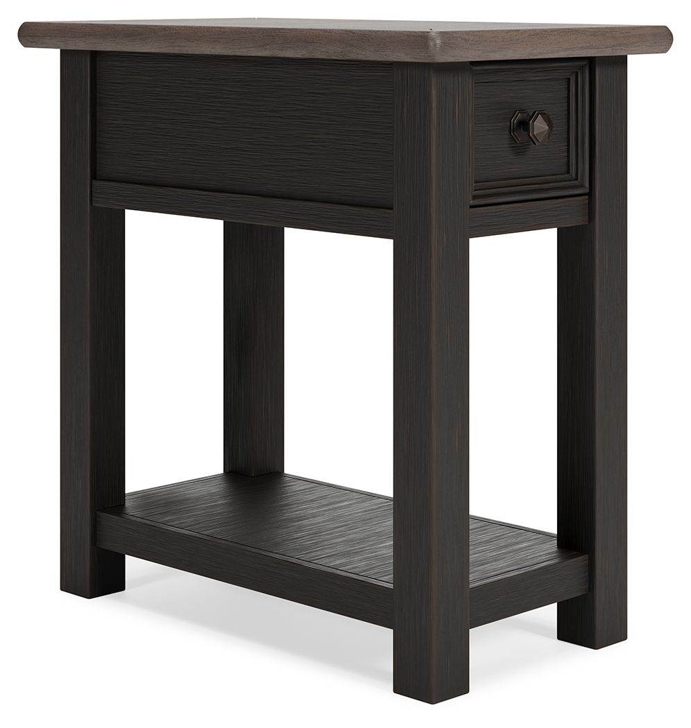 Tyler Creek - Black / Gray - Chair Side End Table