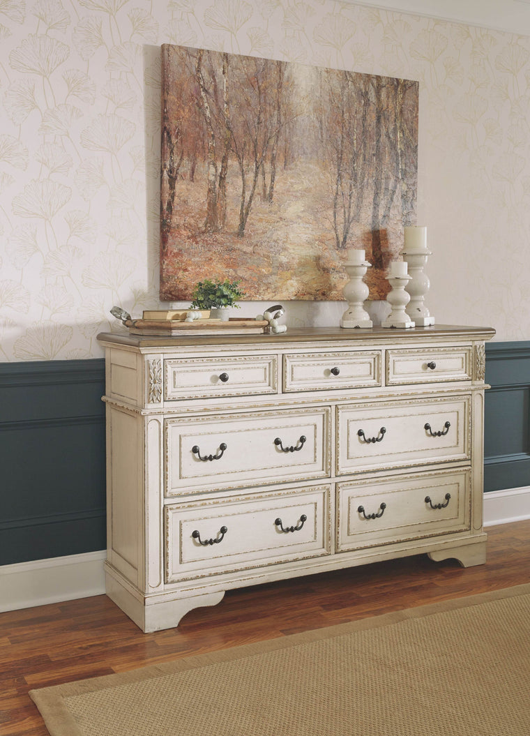 Realyn - Panel Bedroom Set - Forward Furniture