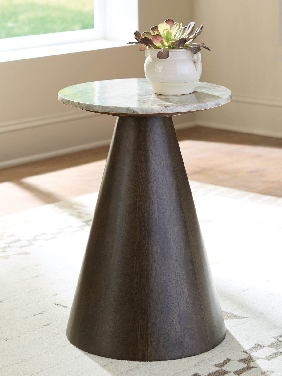 Waltnor - Gray / White / Brown - Accent Table - Forward Furniture