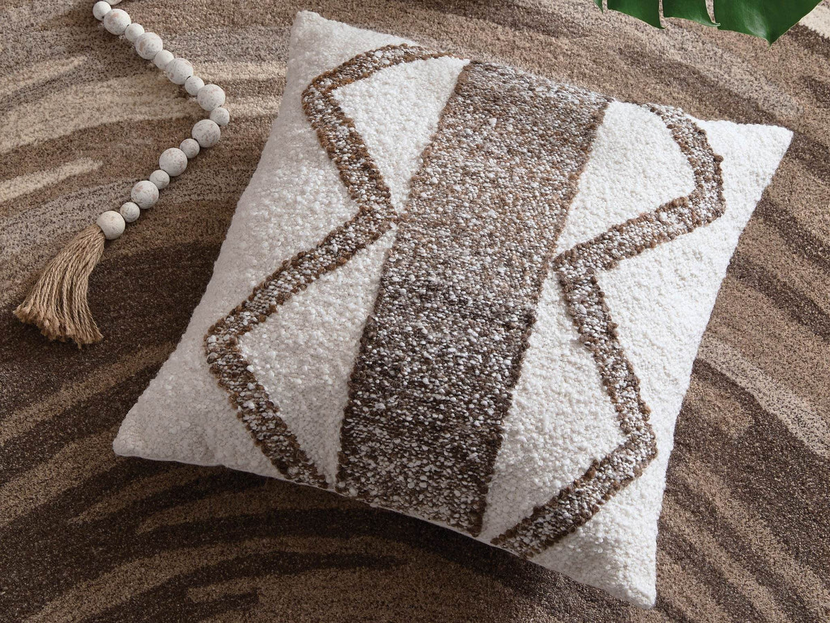 Brettwood - Pillow - Forward Furniture