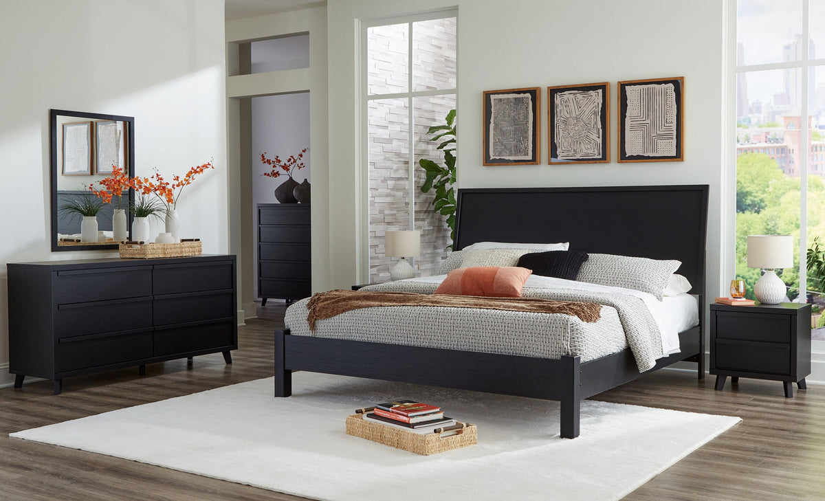 Danziar - 7 Pc. - Dresser, Mirror, King Panel Bed With Low Footboard, 2 Nightstands - Black