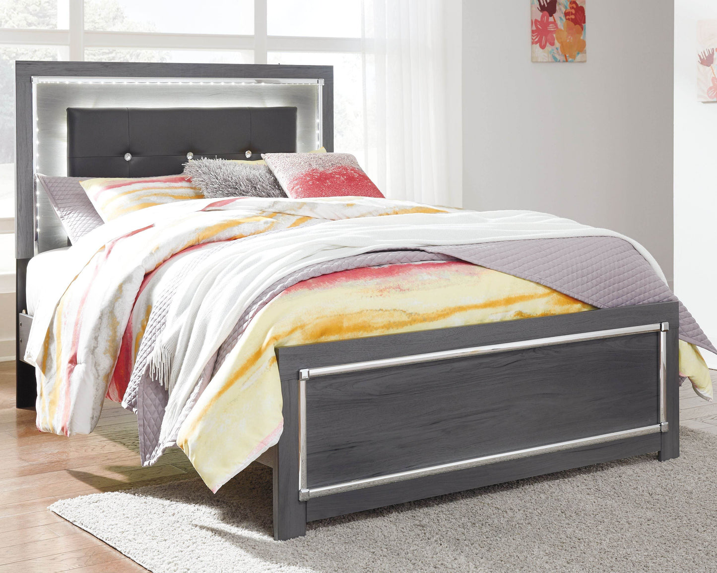 Lodanna - Panel Bed - Forward Furniture