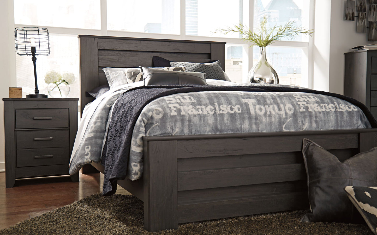 Brinxton - Panel Bed