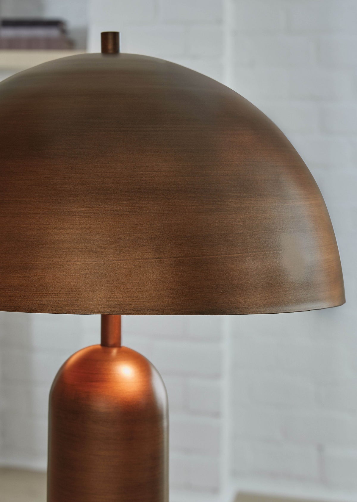 Wendfield - Metal Lamp - Forward Furniture