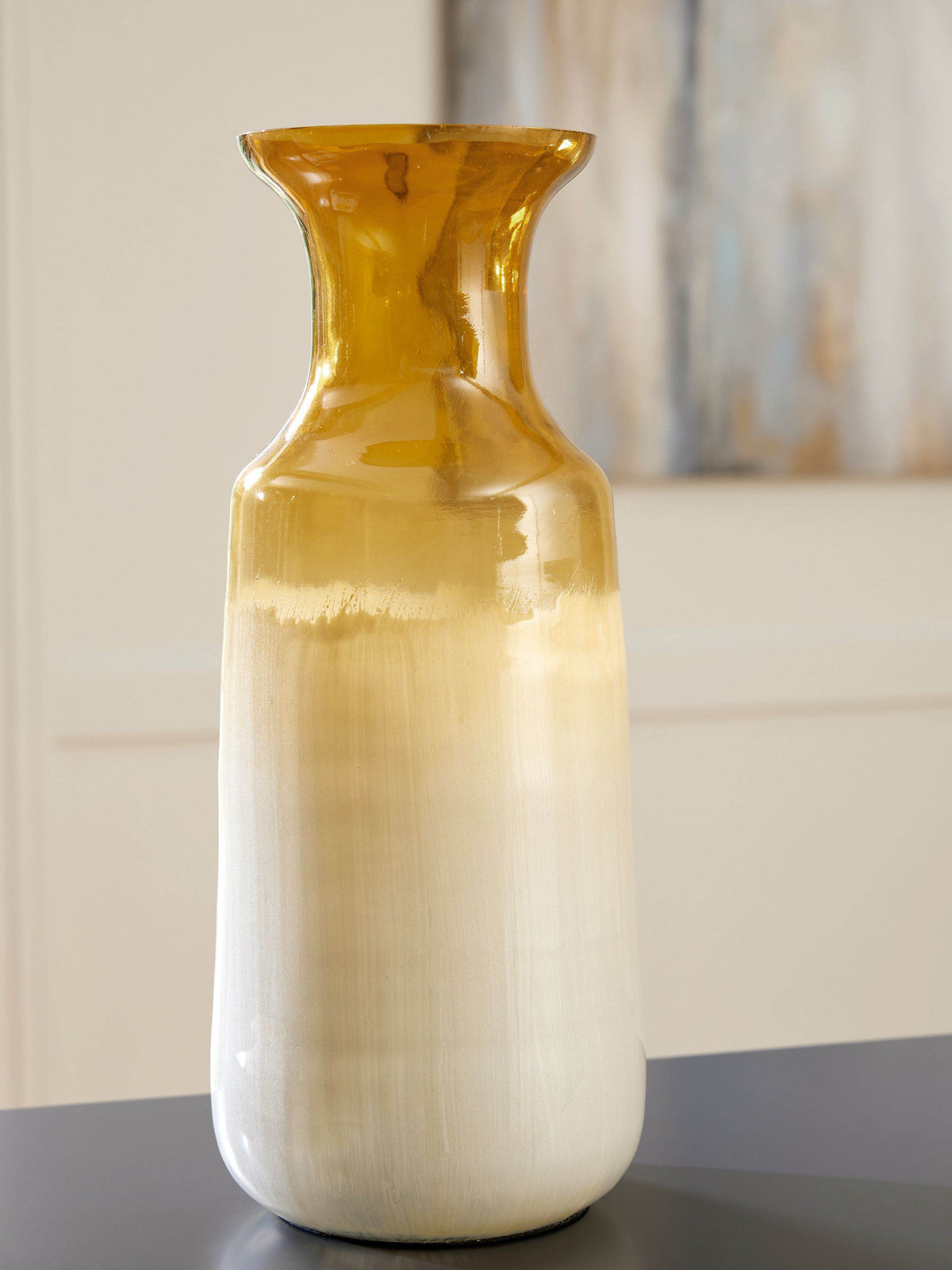 Wynburg - Vase - Forward Furniture