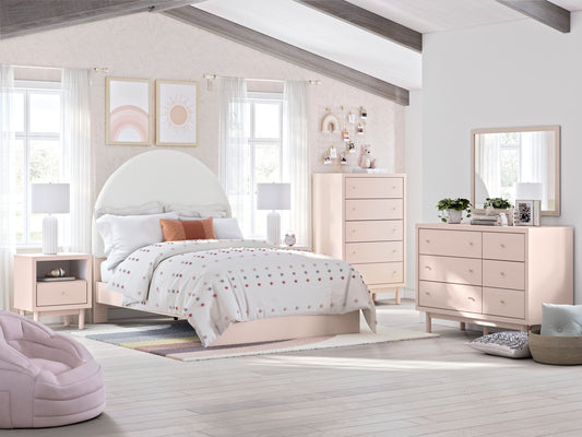 Wistenpine - 7 Pc. - Dresser, Mirror, Chest, Full Upholstered Panel Bed - Blush
