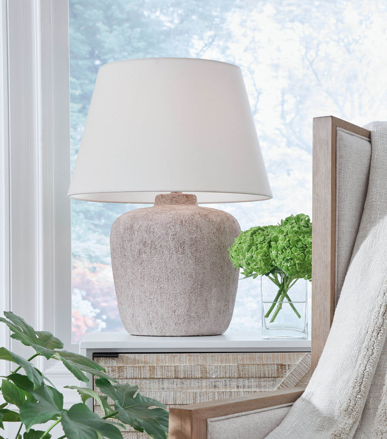 Danry - Distressed Cream - Metal Table Lamp - Forward Furniture