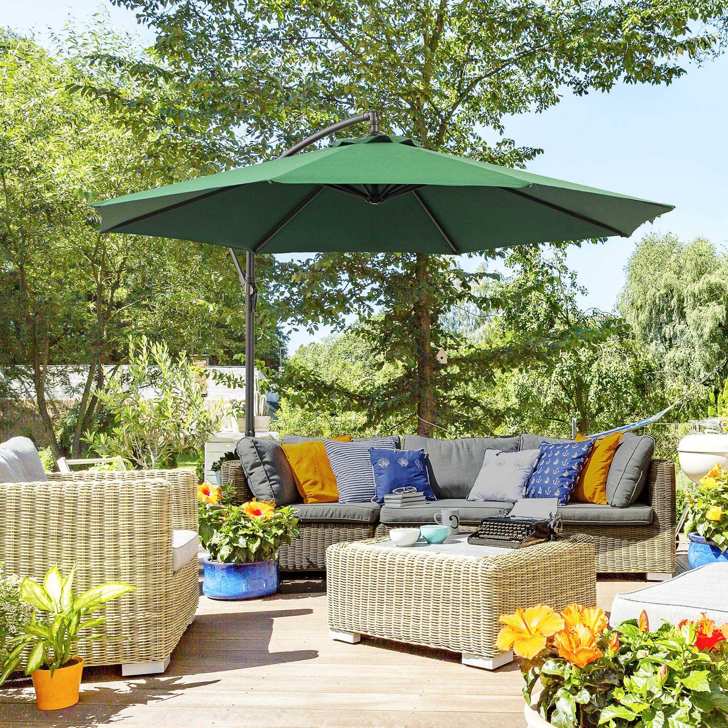 9.7ft Offset Patio UmbrellaCantilever Parasol with Crank Handle, 8 Ribs and Cross Base for Outdoor, Sun Shade, Green