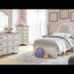 Realyn - Upholstered Panel Bed