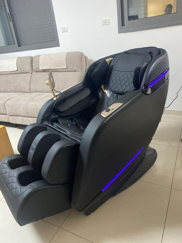 Customer photo of the Bliss massage chair in a living room